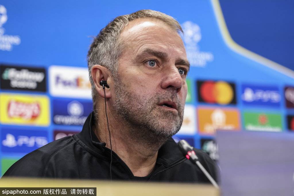 巴萨时隔四年再捧西甲桂冠！拉波尔塔：这胜利属于每一个红蓝拥趸！